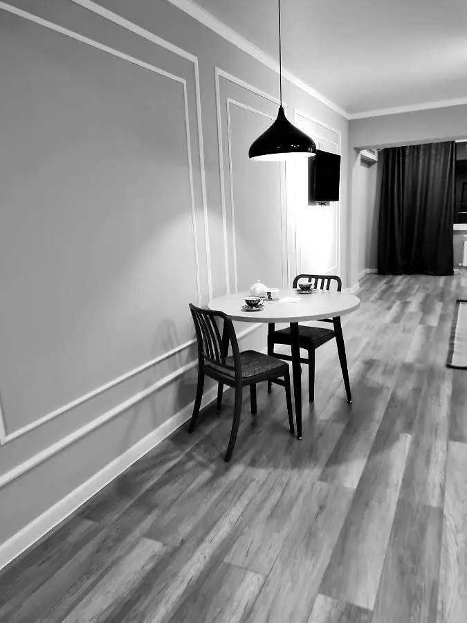 Апартаменты В Центре, В Новом Доме الماتي شقة